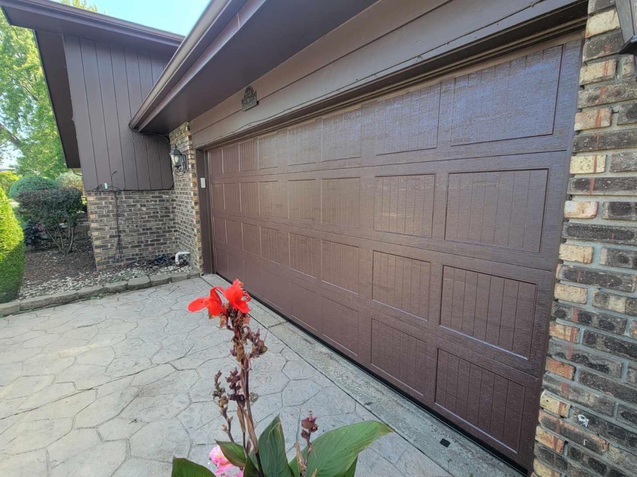 Overdoors of Illinois Residential Garage Doors9