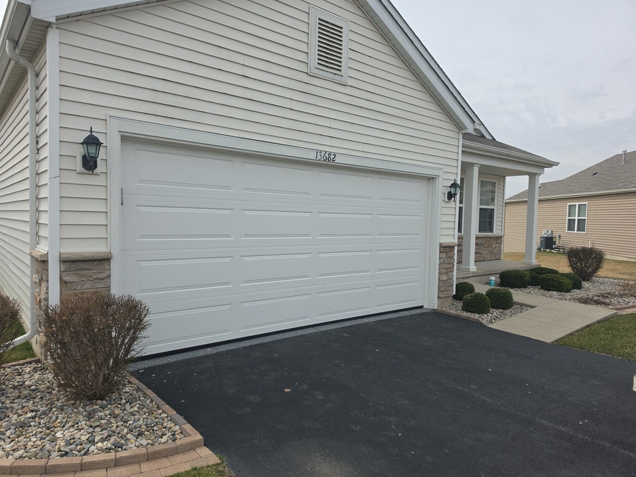 overdoors of Illinois residential garage door installation45